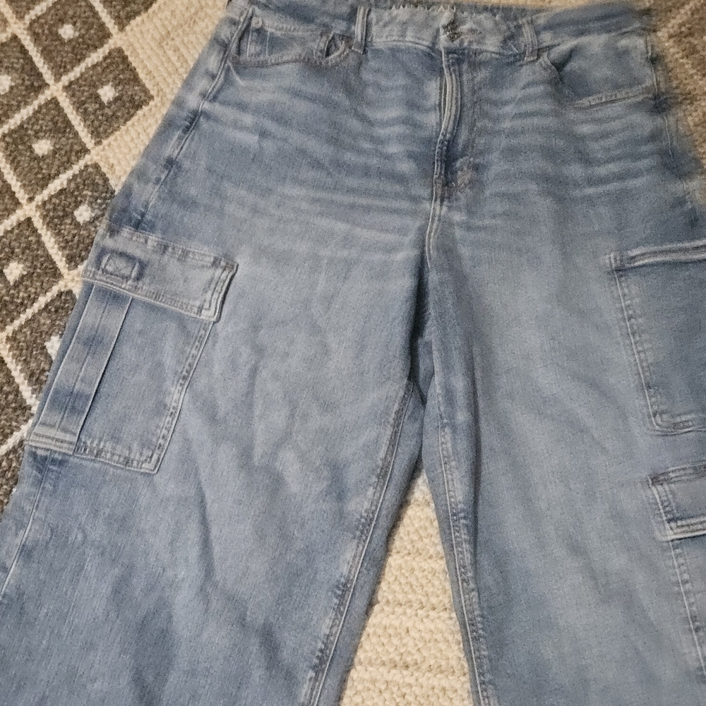 American Eagle Curvy Super High Rise Baggy Wide Leg Women's Blue Cargo Jeans 14 - Picture 3 of 16
